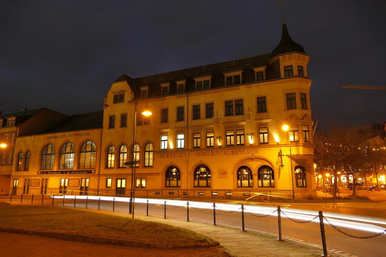 Hotel Kaiserhof Радеберг Экстерьер фото